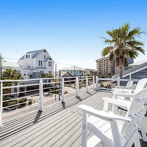 https://sunshines-holiday.panamacity-beachhotels.com